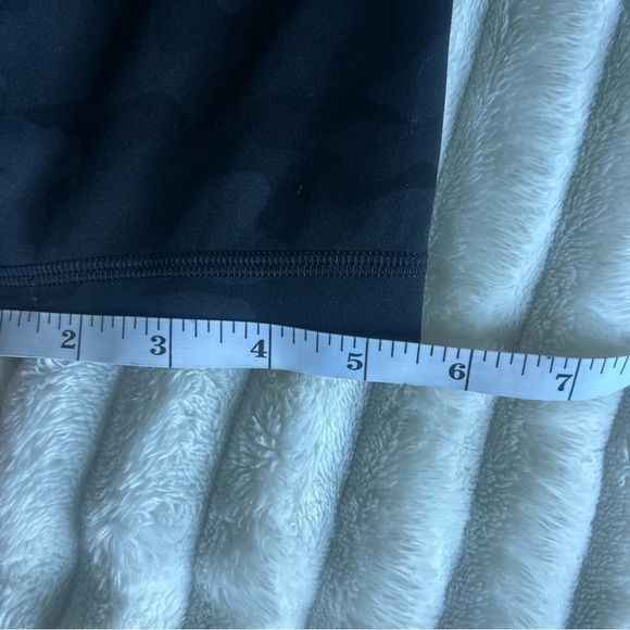 lululemon athletica Womens US2 Black Camo Biker Shorts - Picture 7 of 8